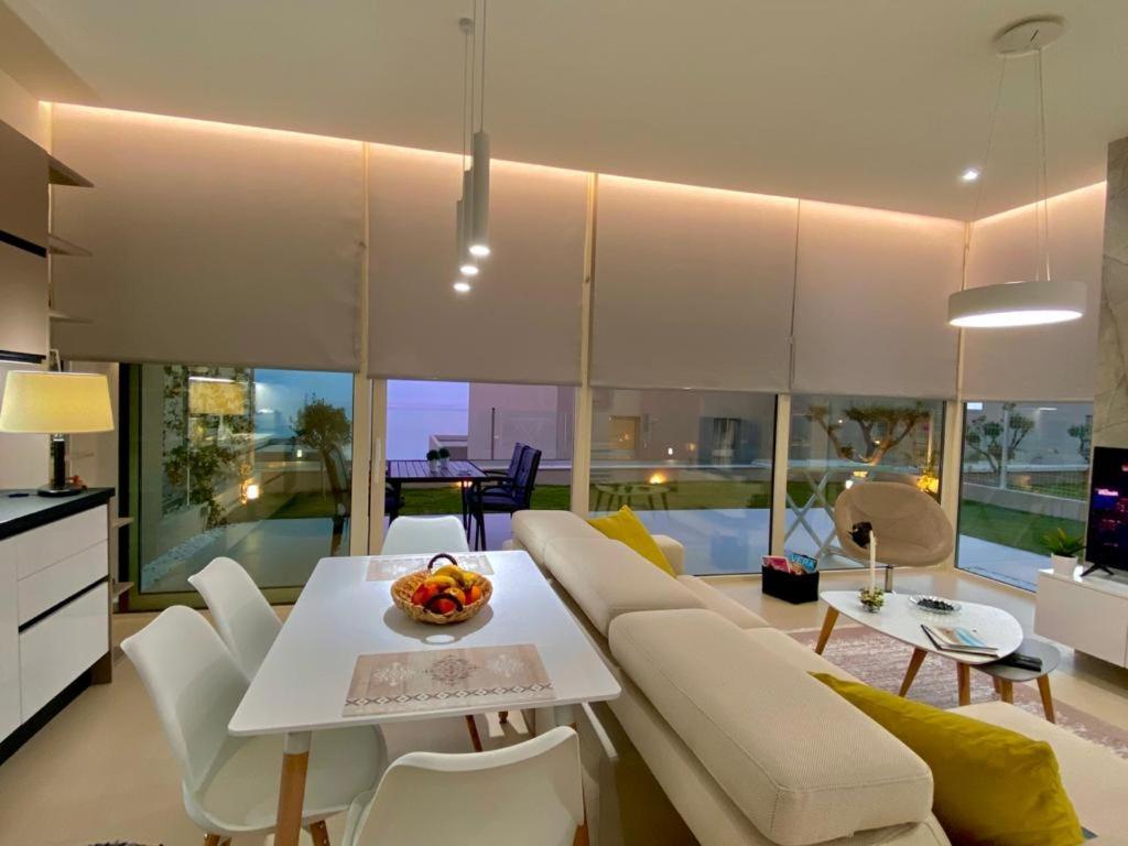 Pacific 2 Bedroom Villa Palasë